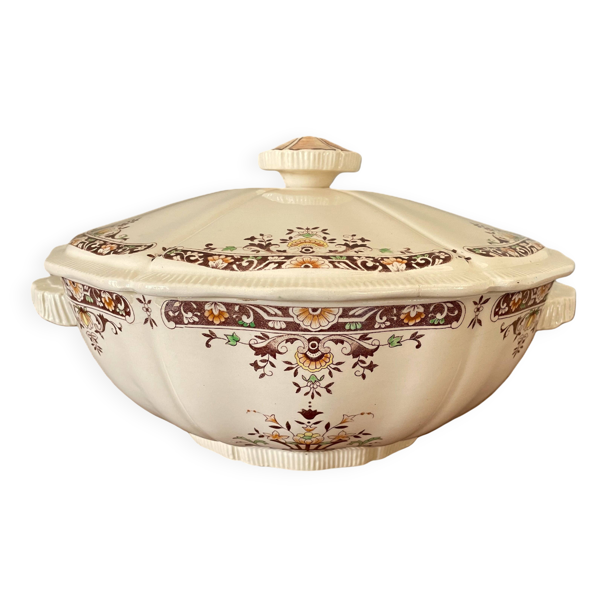 Large antique soup tureen in Longchamp earthenware.