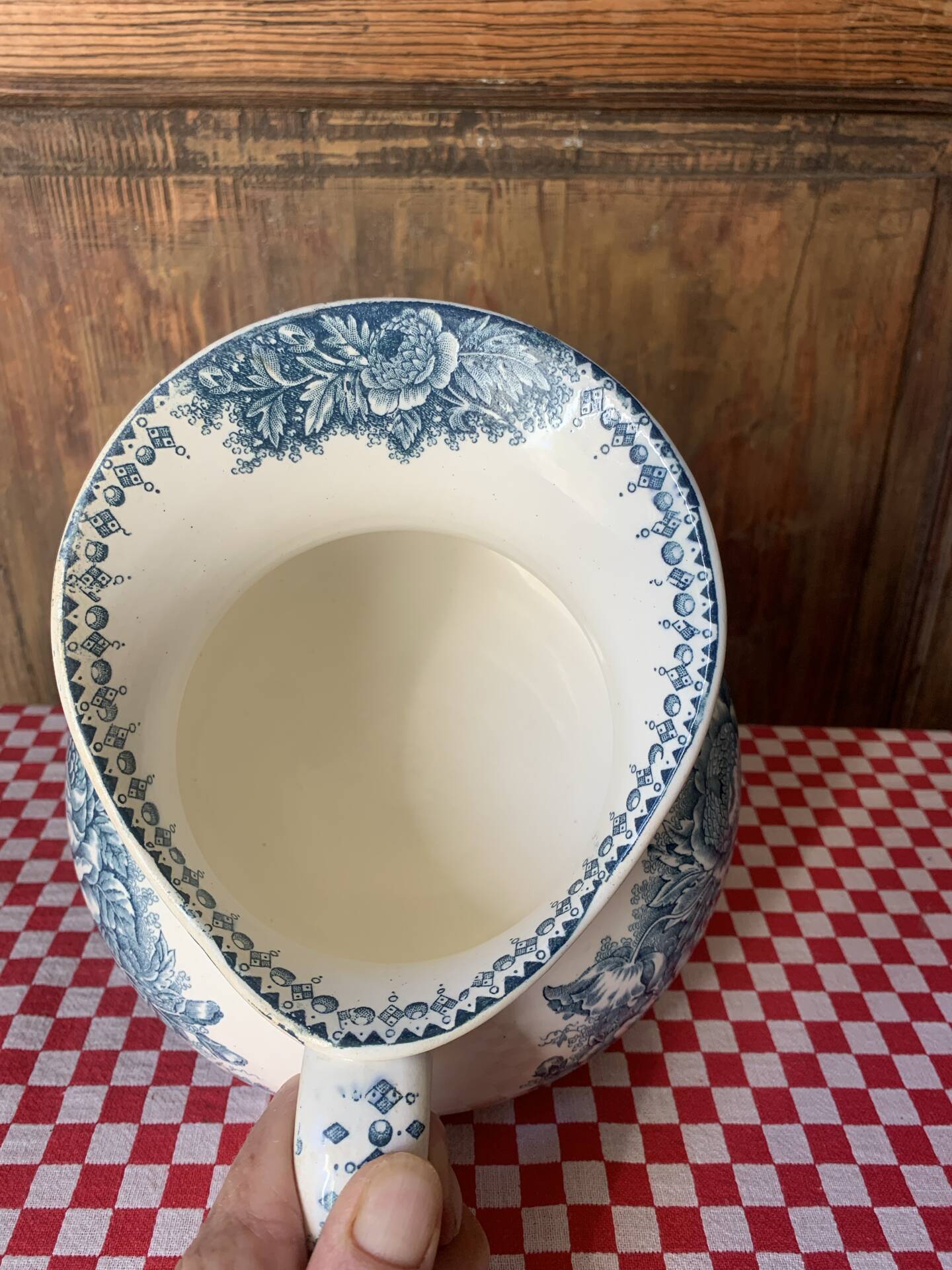 Chubby toilet bowl Jardinière Longwy 1900s