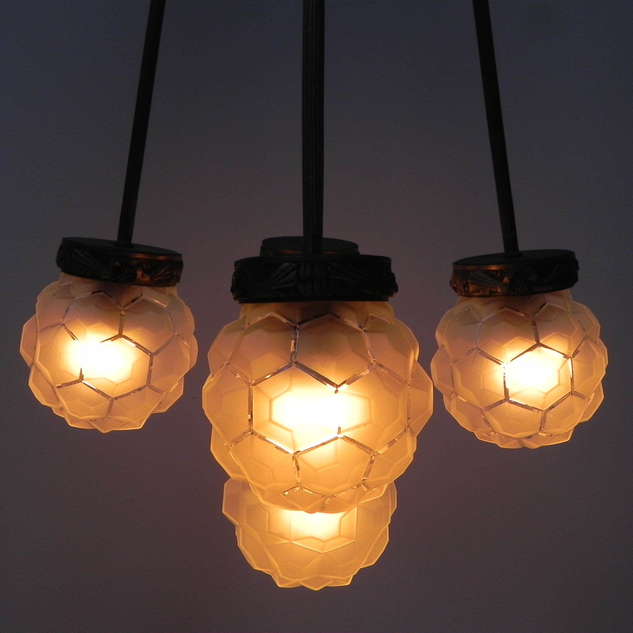 Suspension art déco avec 5 sphères sur 5 tiges