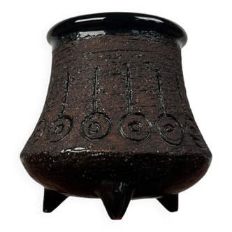 Mid-century studio ceramic tripod vase by Eke Bjeren for Gabriel Keramik, 1960s.