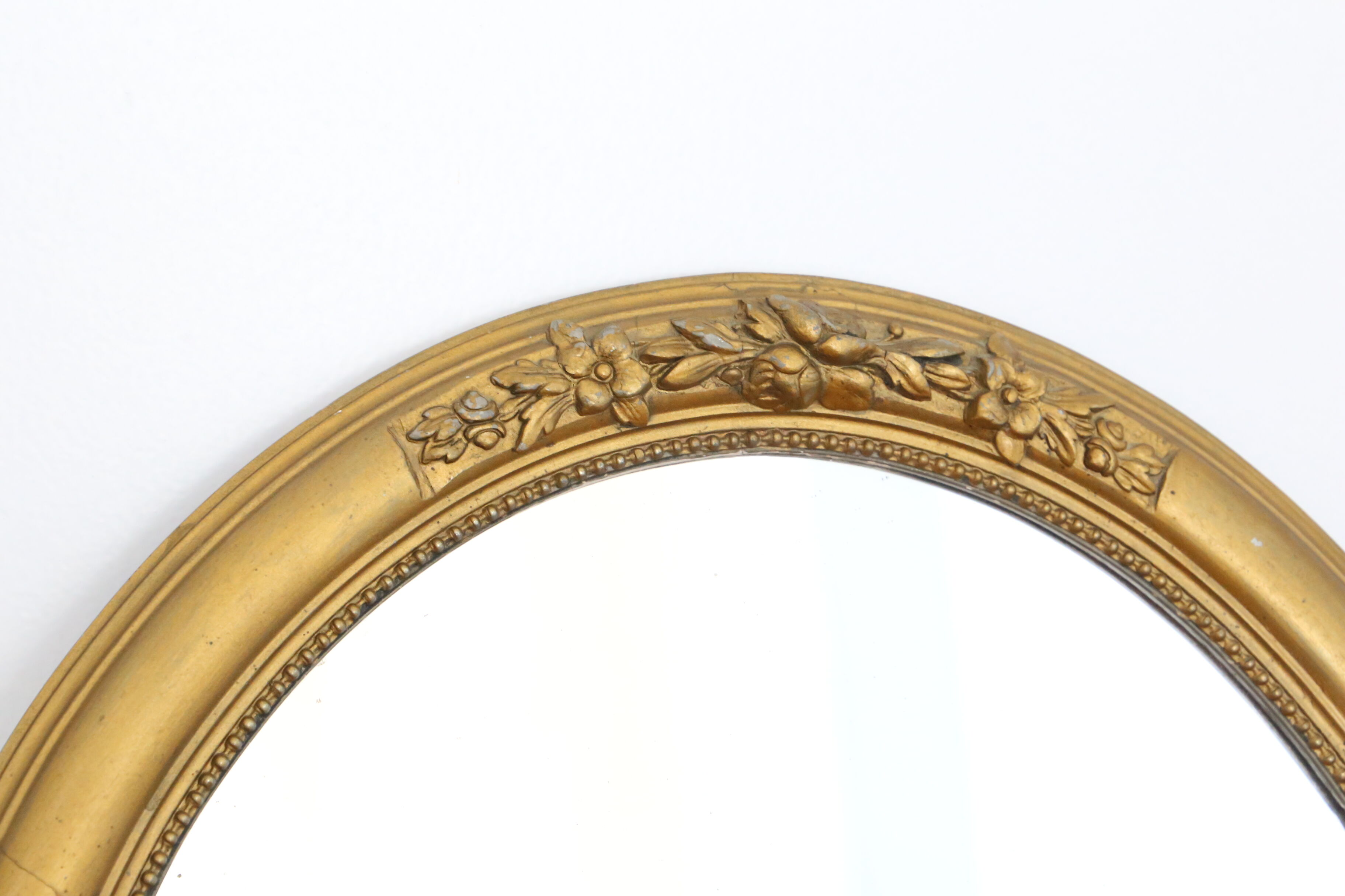 Mirror stucco, oval, gilded 48x59cm