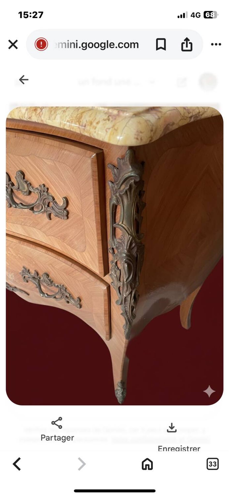 Curved commode