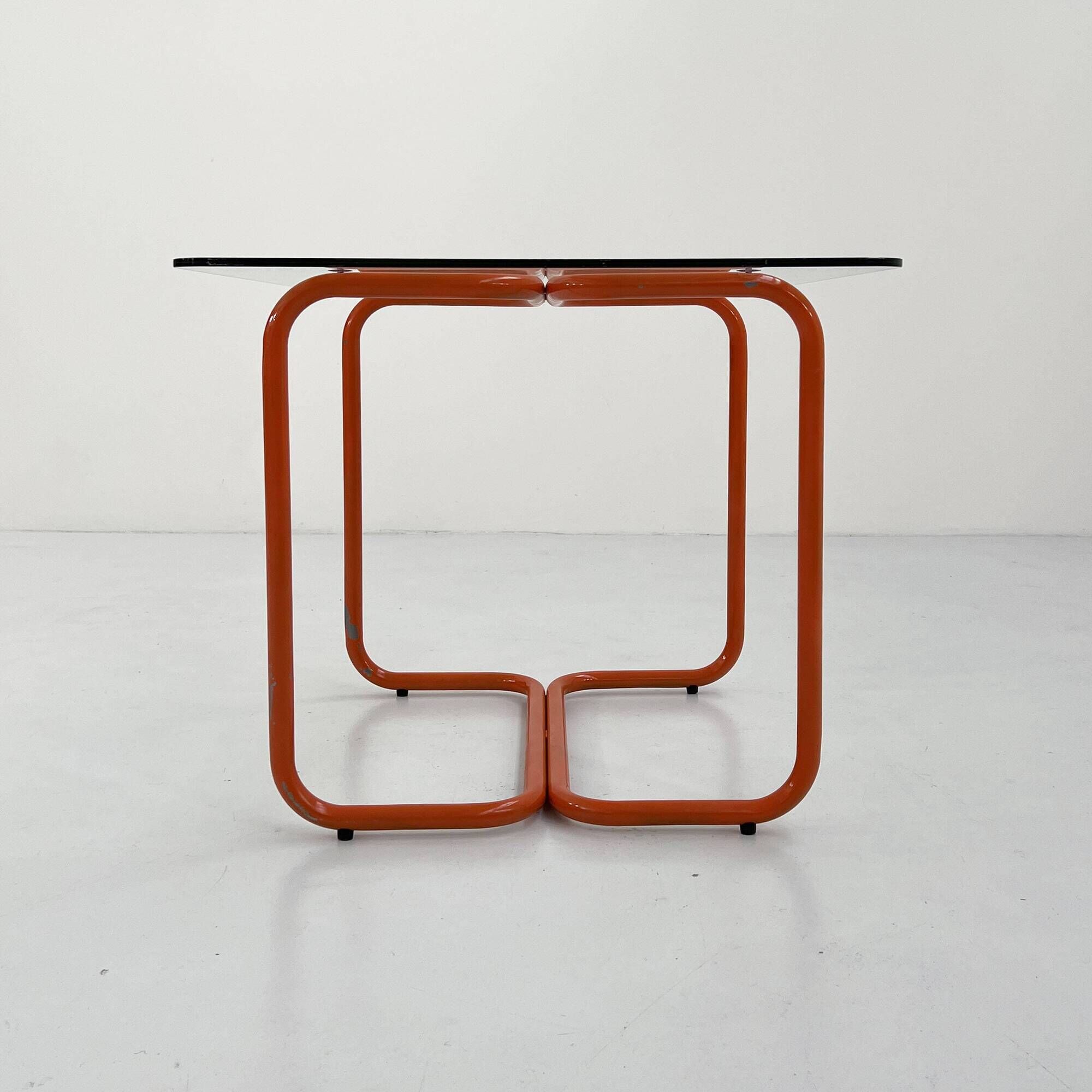 Table à manger tubulaire orange en métal et verre, 1980