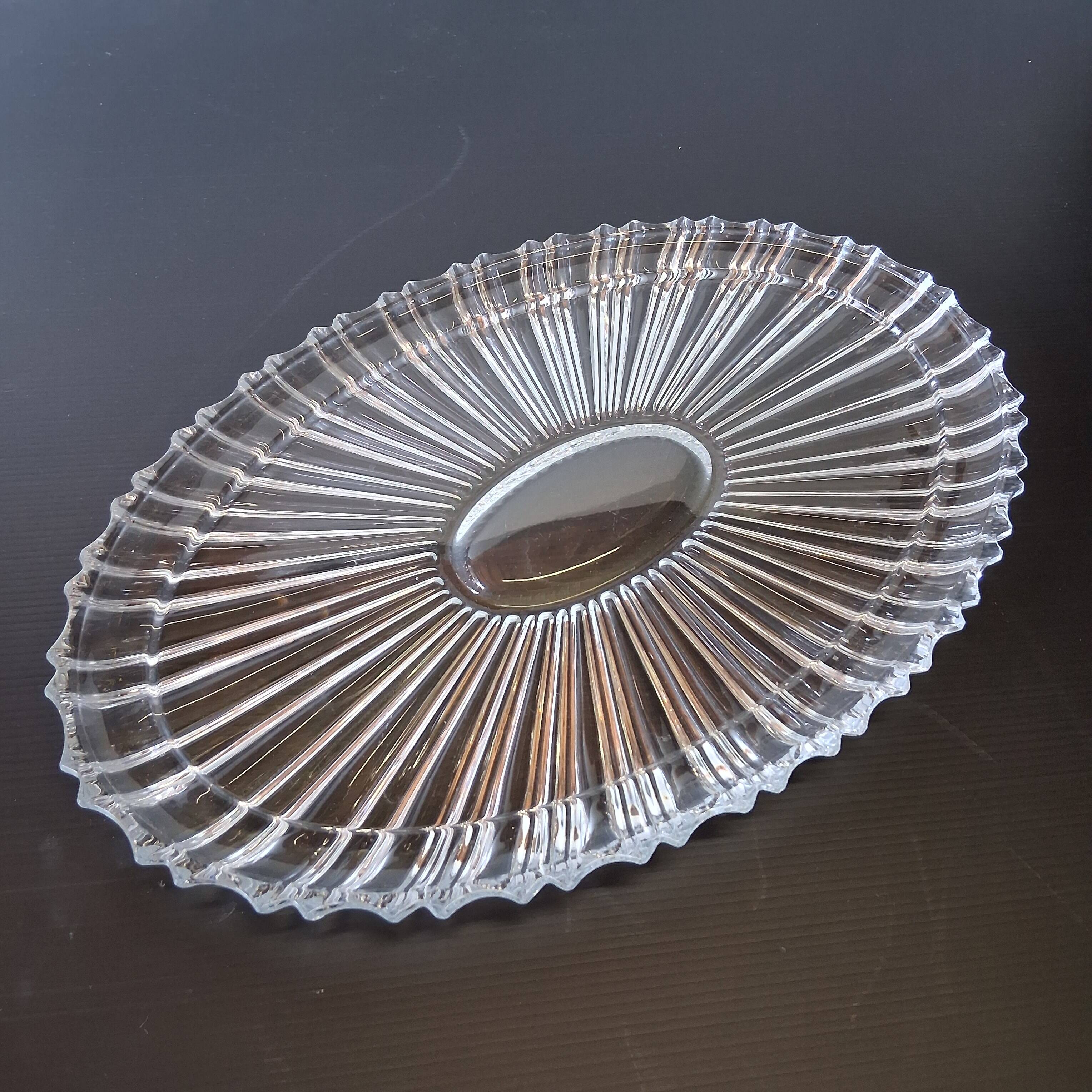 Very nice old glass hors d'oeuvre dish.