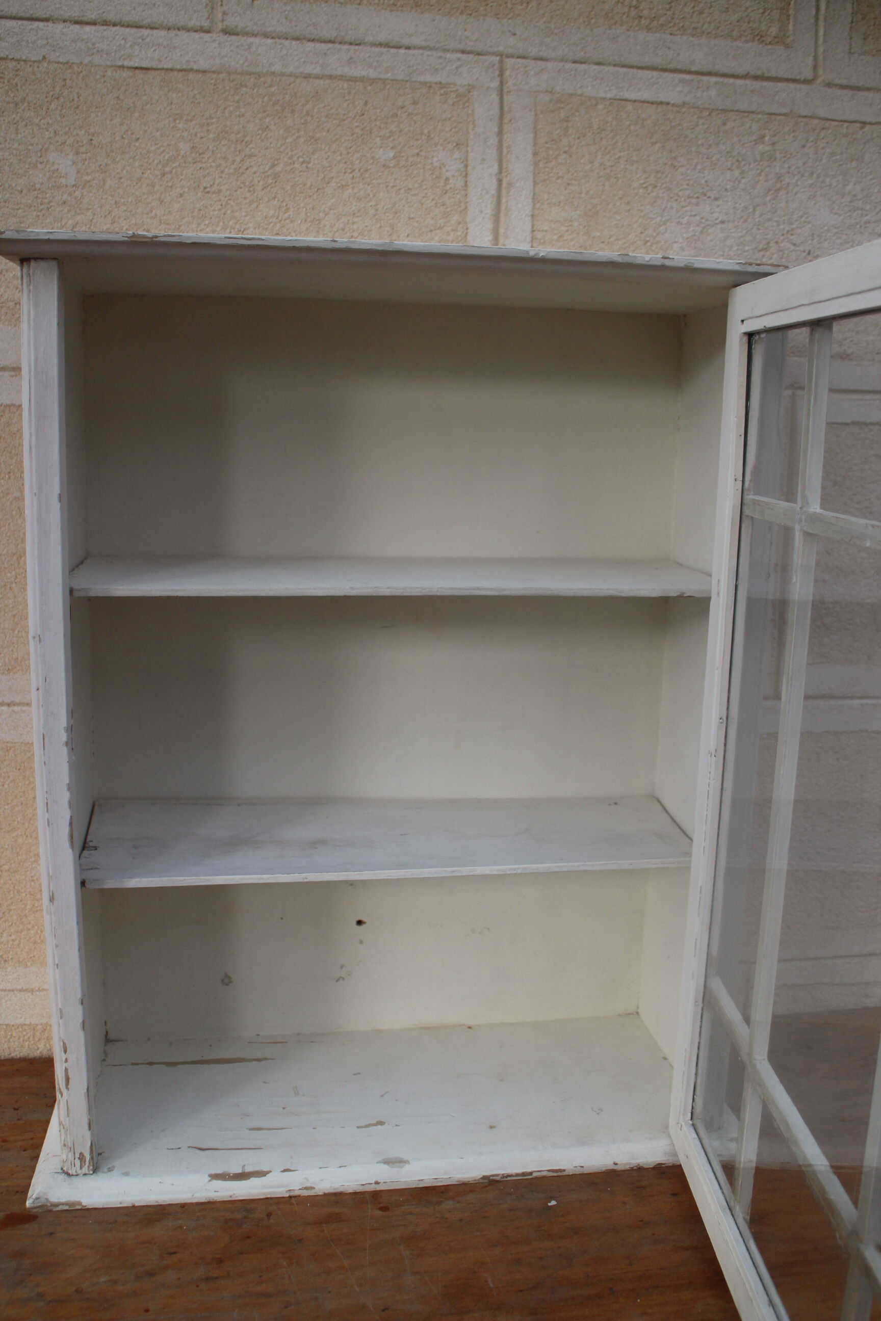 Glazed toilet cabinet