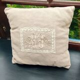 Lace cushion / Monogram