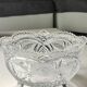 Bonbonnière, drageoir en cristal de bohème, décor de motifs floraux dépolis, pointe de diamant