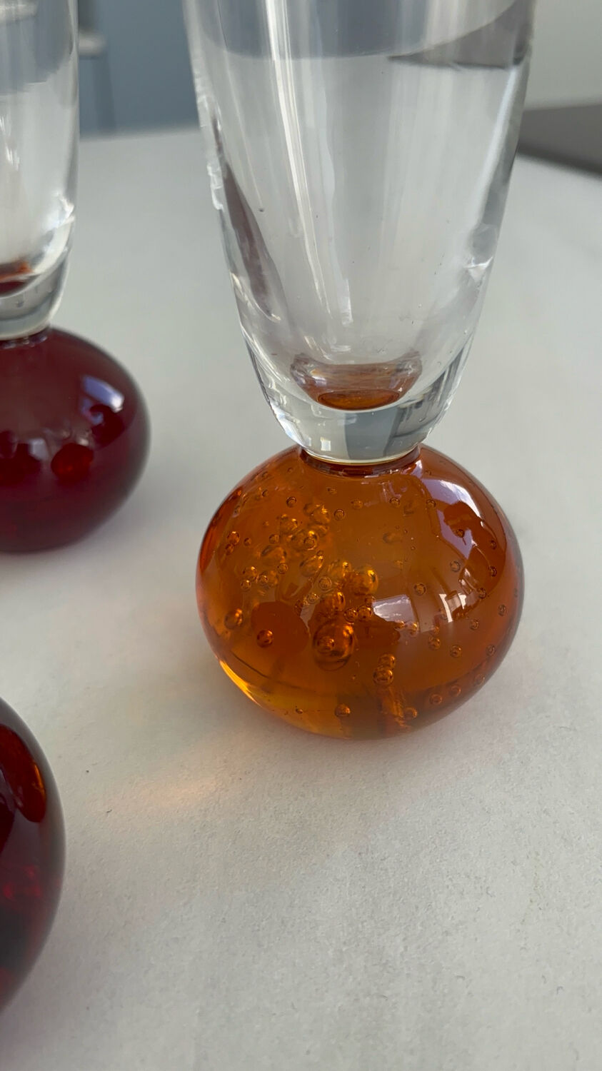 Set of 4 vintage champagne flutes – coloured ball foot – blown glass