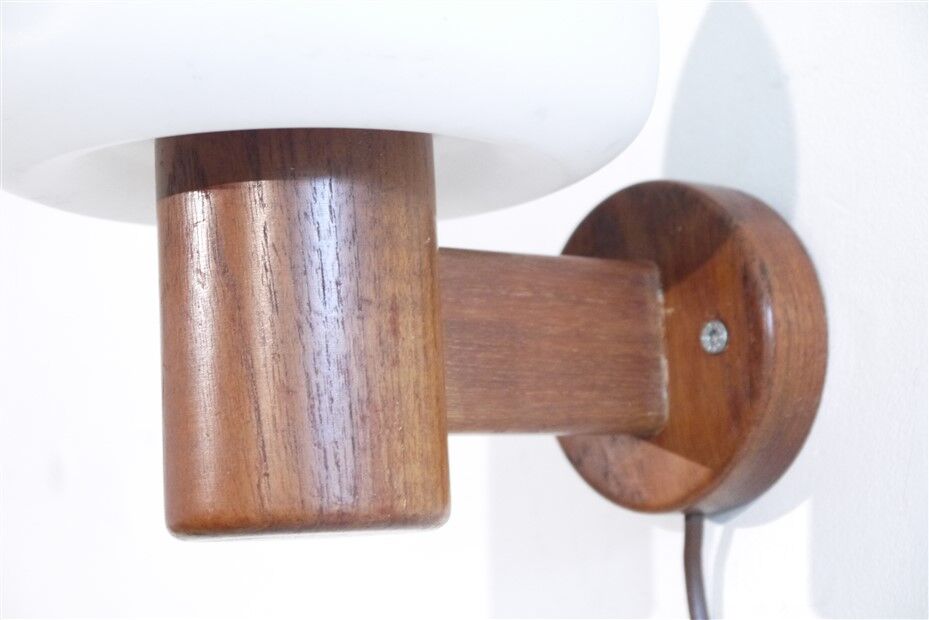 Vintage Danish wall lamp in teak and opaline 1960