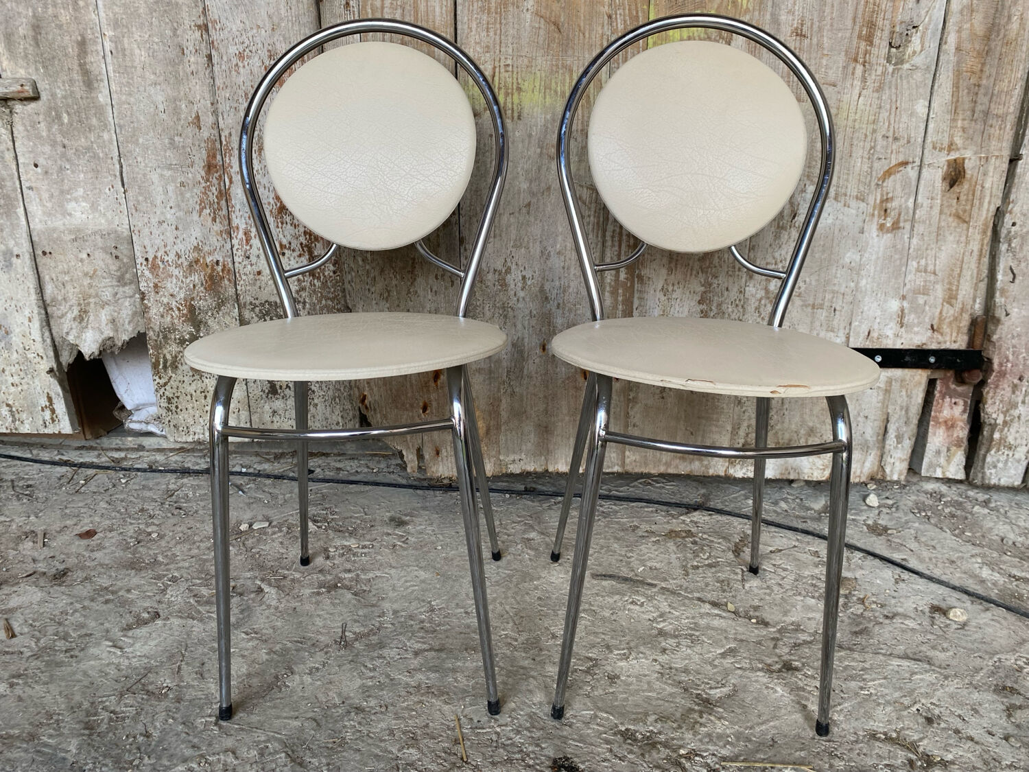 SOUDEXVINYL Chair Pair Chrome Metal + White Skai 70s Vintage #