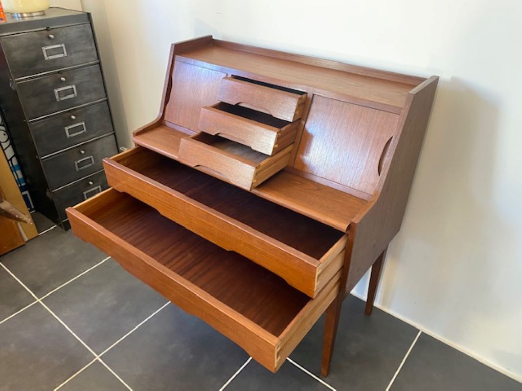 Scandinavian in vintage Danish teak from the 60s