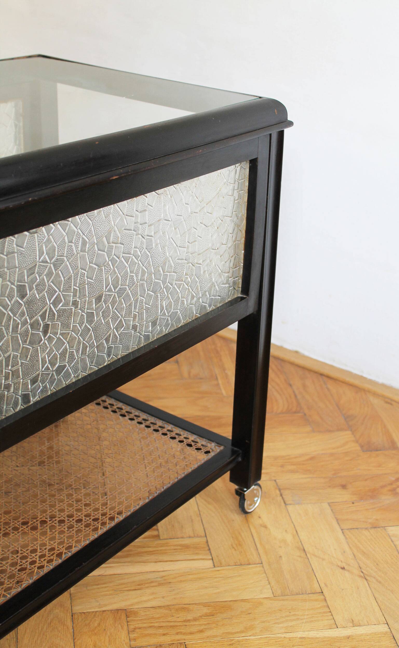 Armoire à boissons moderniste des années 1930