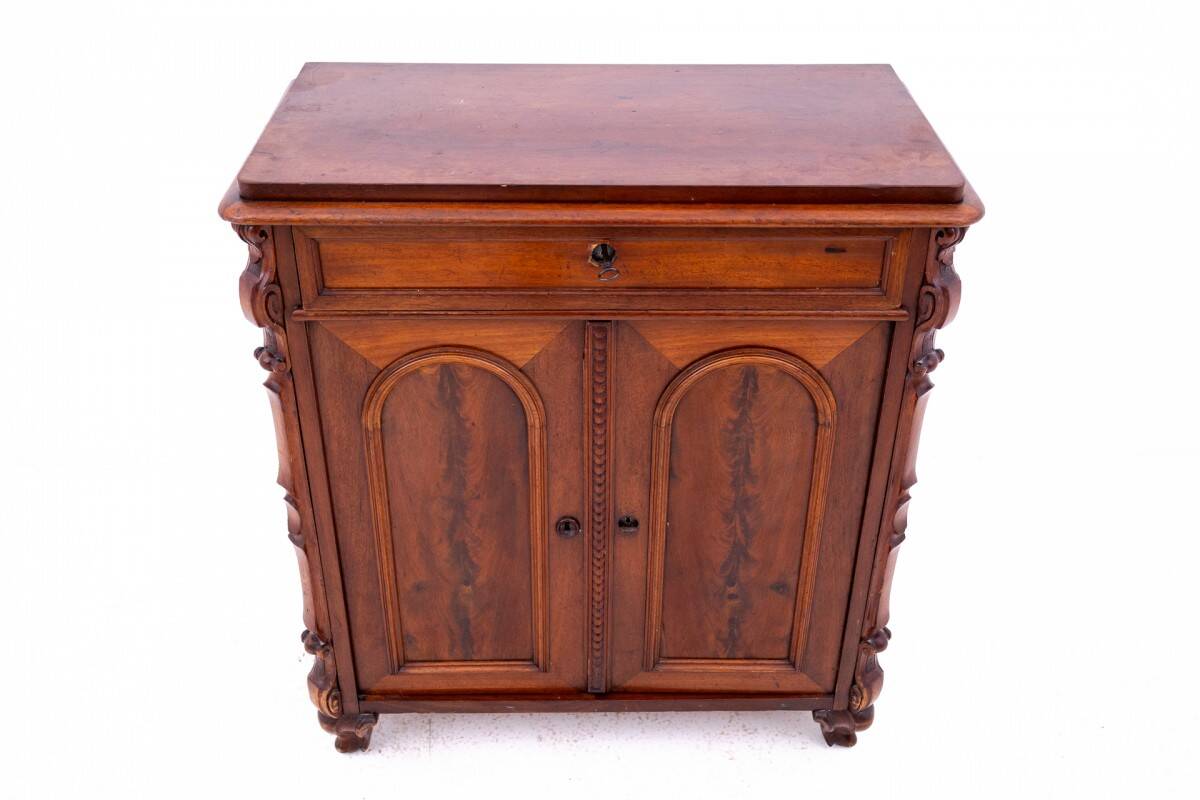 Commode, Europe du Nord, vers 1890.