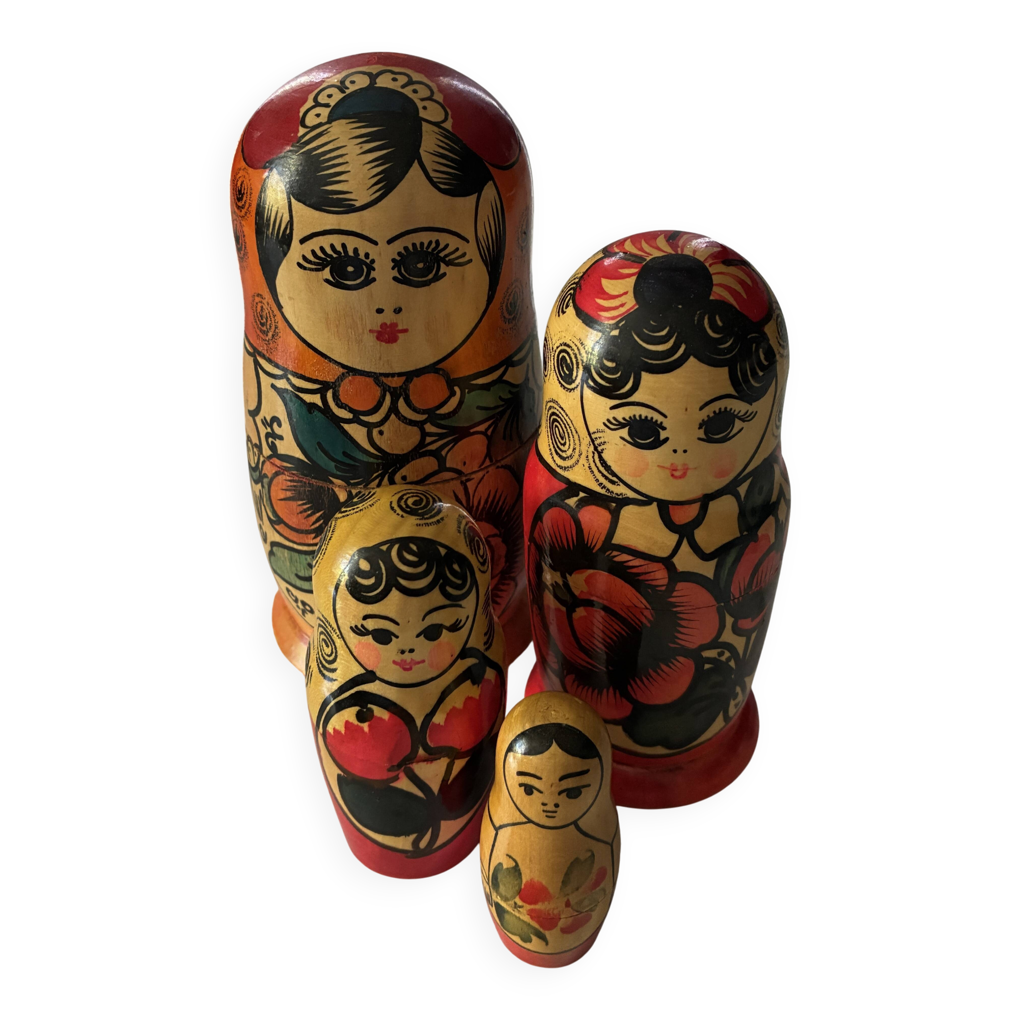 Série 4 poupées Russe ou Matriochka traditionnelles