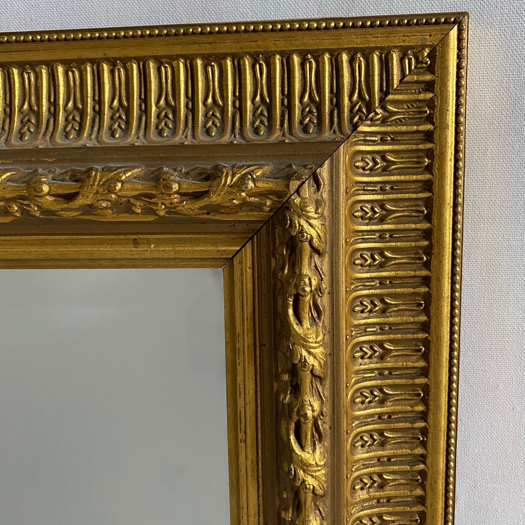 Bevelled mirror with 20th century gold frame - 105x74cm