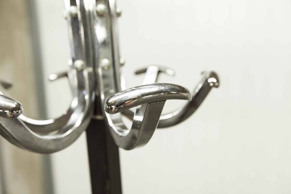 Portemanteau perroquet industriel 1960 chrome