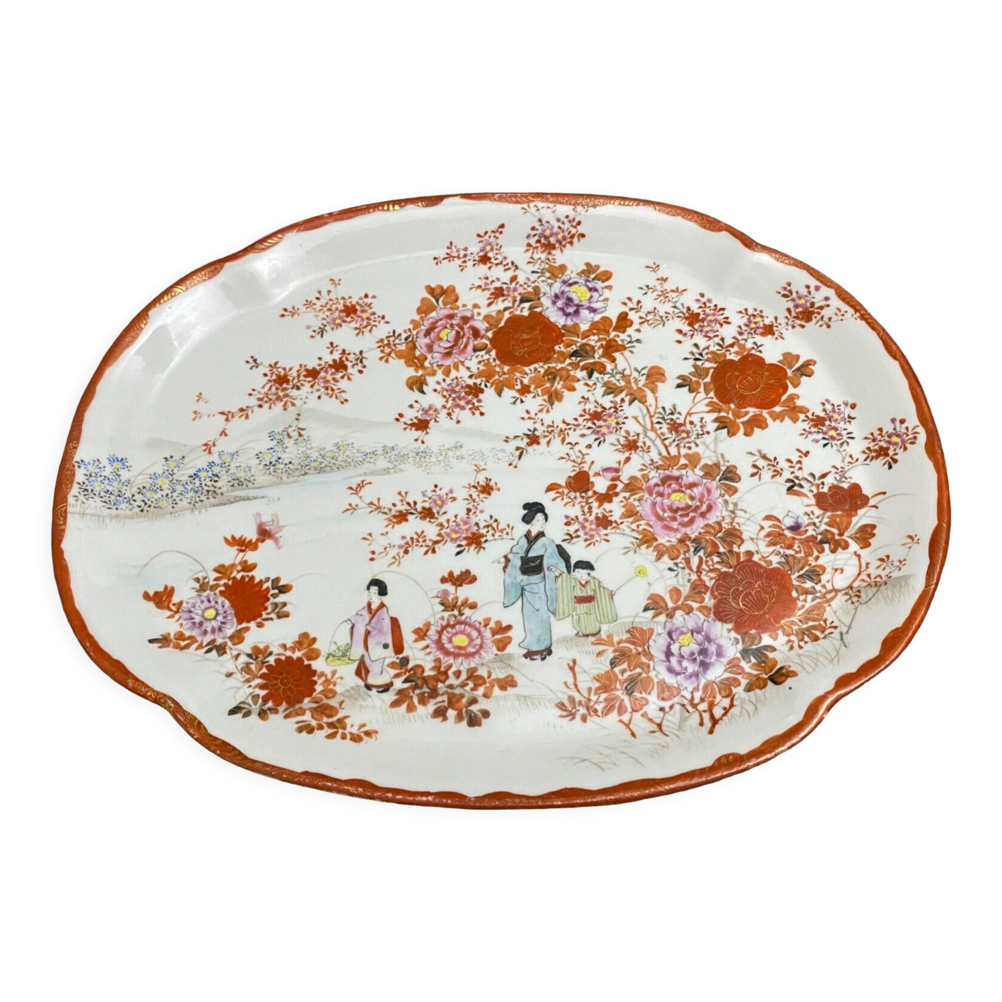 Chinese porcelain dish 1900 floral decoration and characters