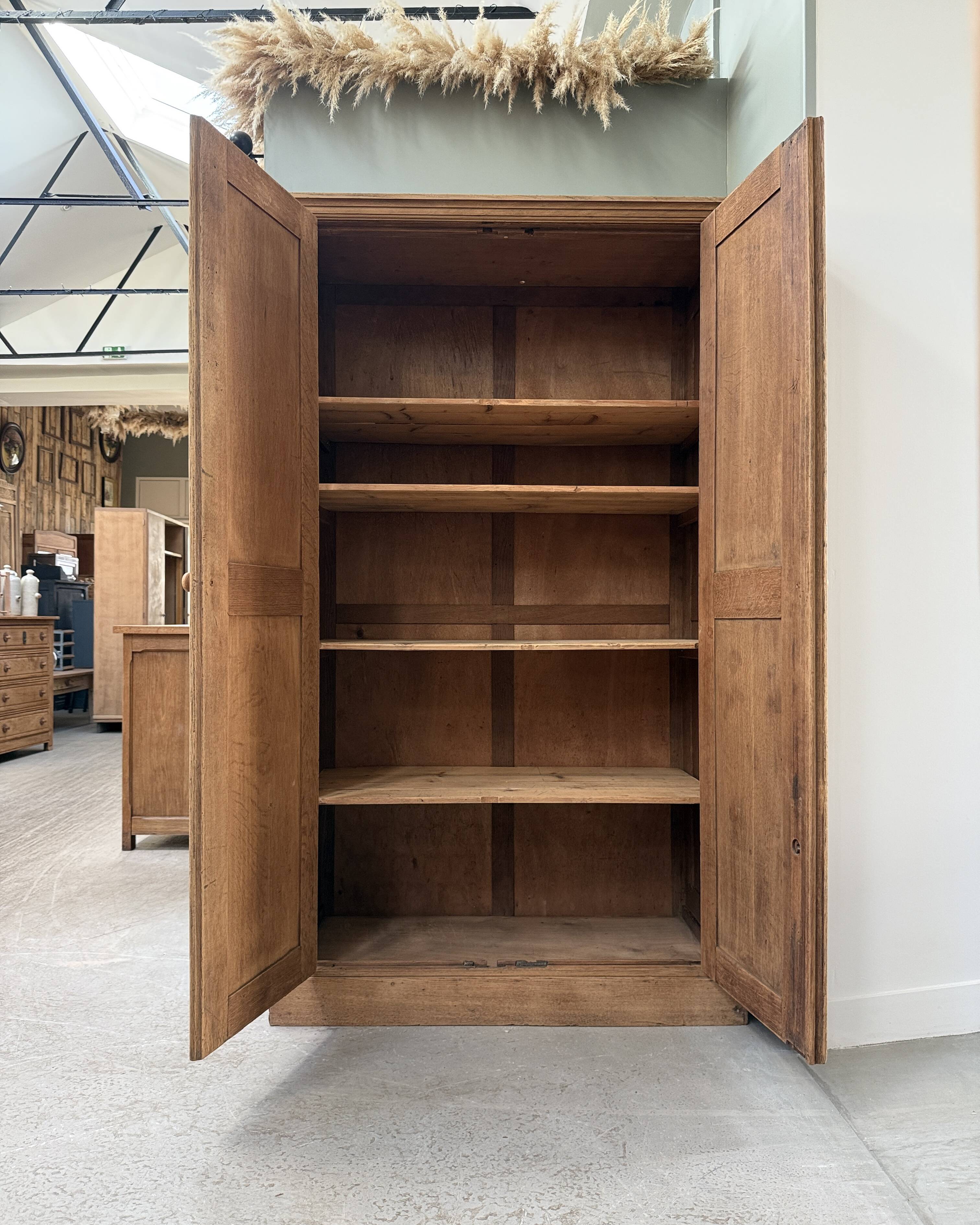 Parisian oak wardrobe (renovated)