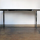 Coffee table that transforms into a dining table