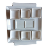 Tray with small raviers