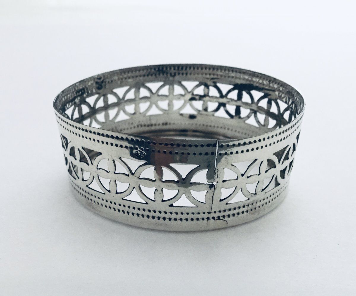 Pair of crystal salt shakers blue and silver