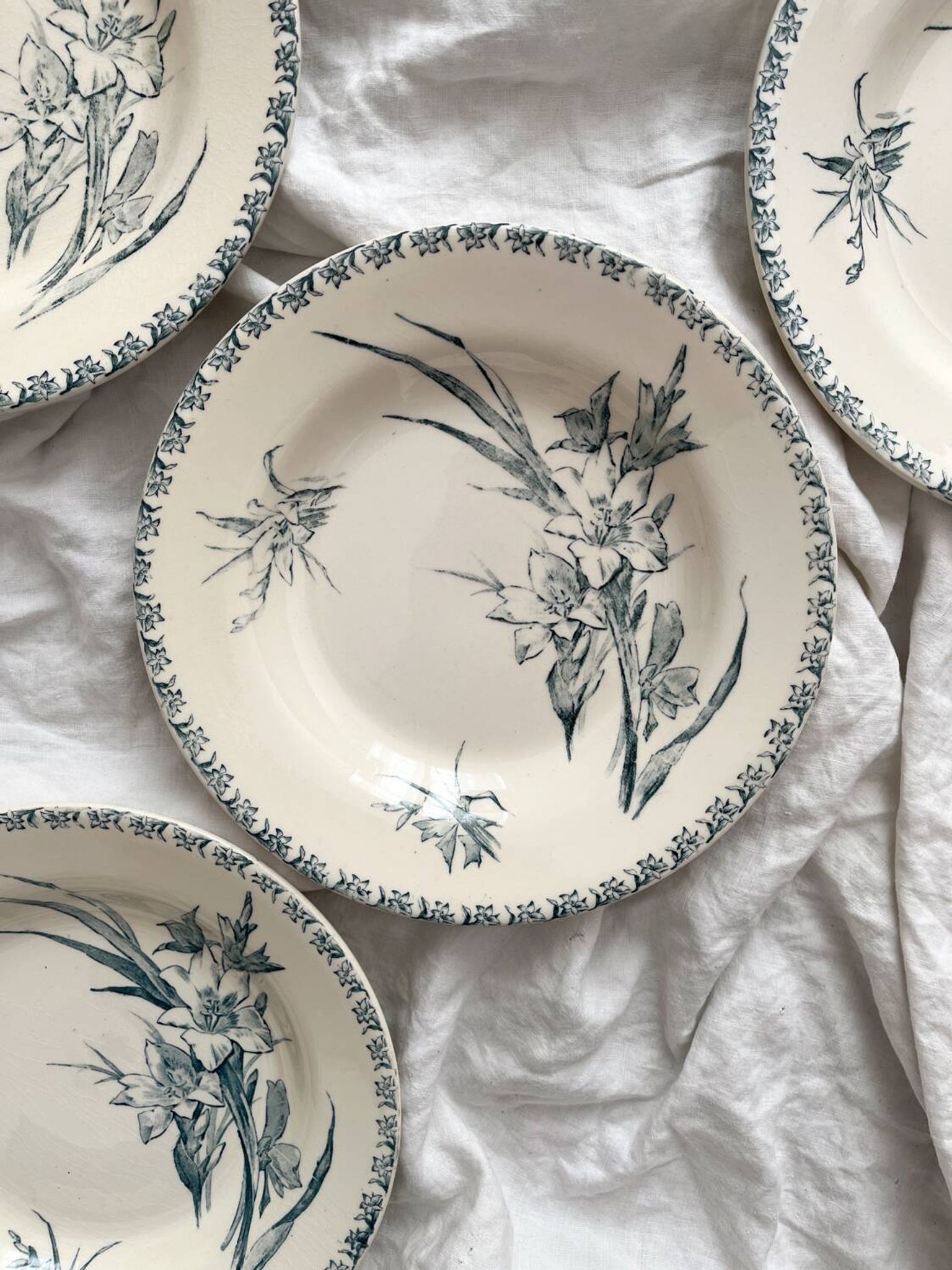 4 Gien ironstone soup plates “Gladiolus”