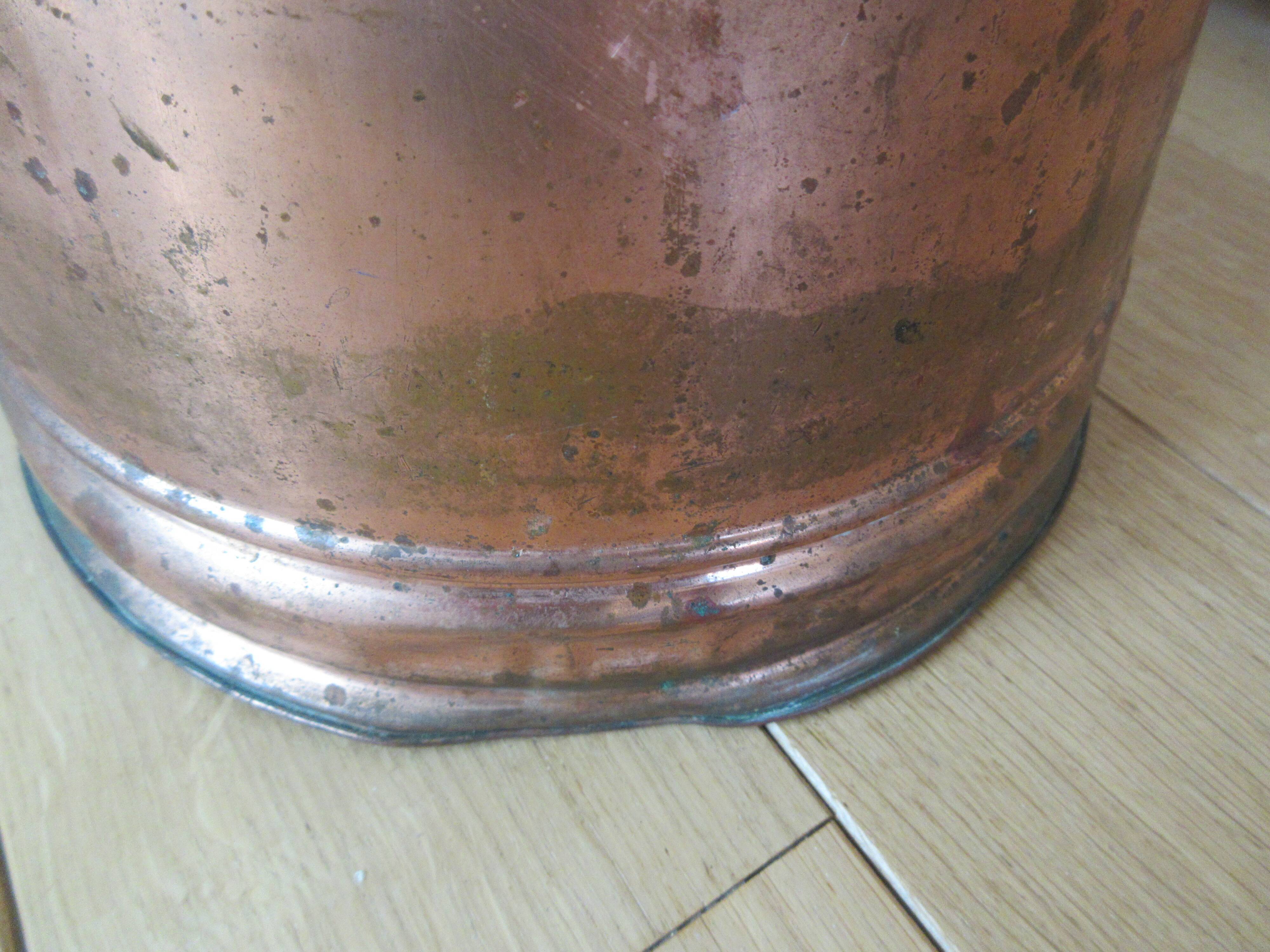 Copper coal bucket handle in white and blue earthenware