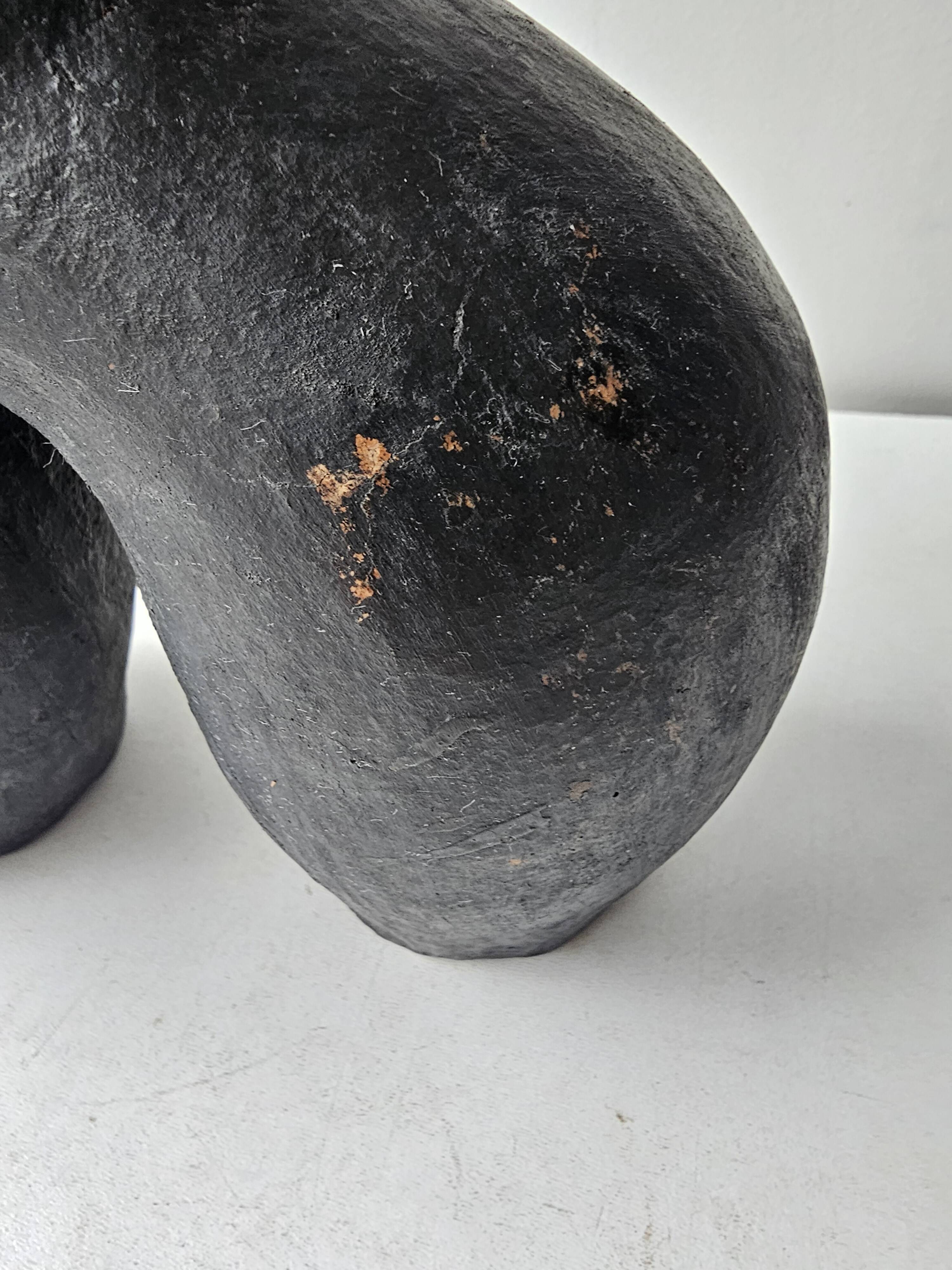 Magnificent Coco Fesse vase in ceramic terracotta Design - 23cm