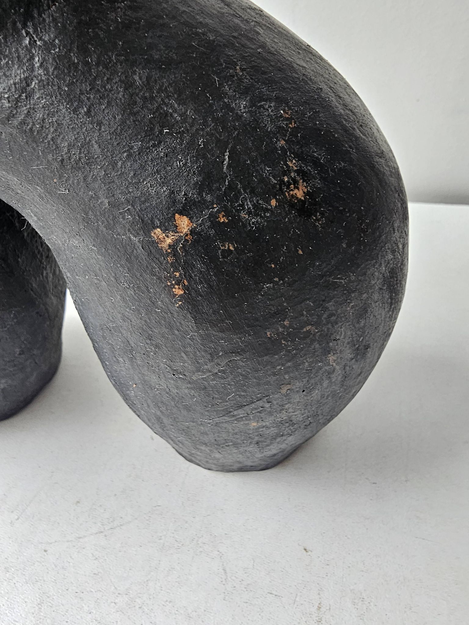 Magnificent Coco Fesse vase in ceramic terracotta Design - 23cm