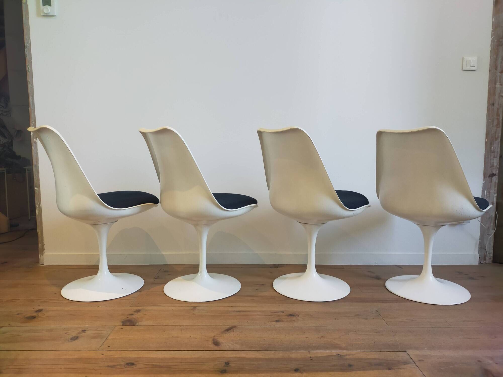 4 Tulip chairs by Saarinen