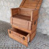 Grand coffre en noyer d'Amérique
