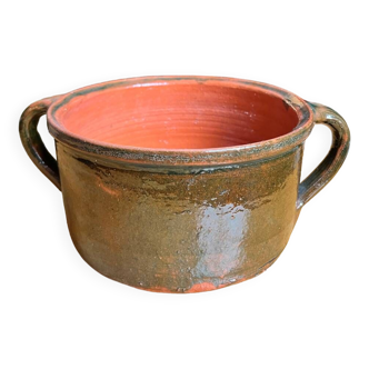 Enamelled stoneware pot