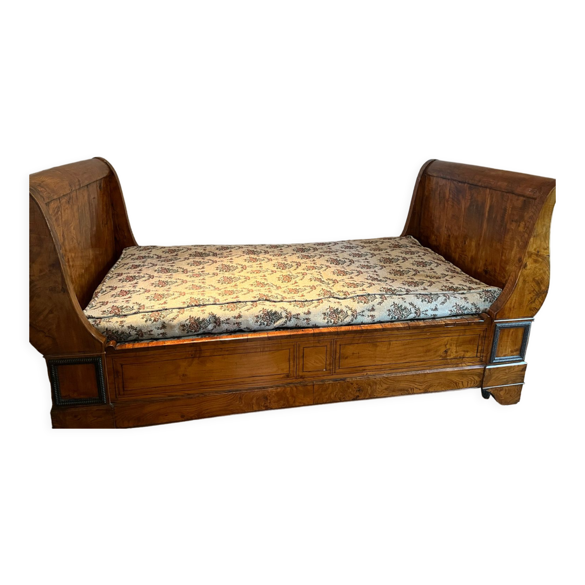 Walnut boat bed