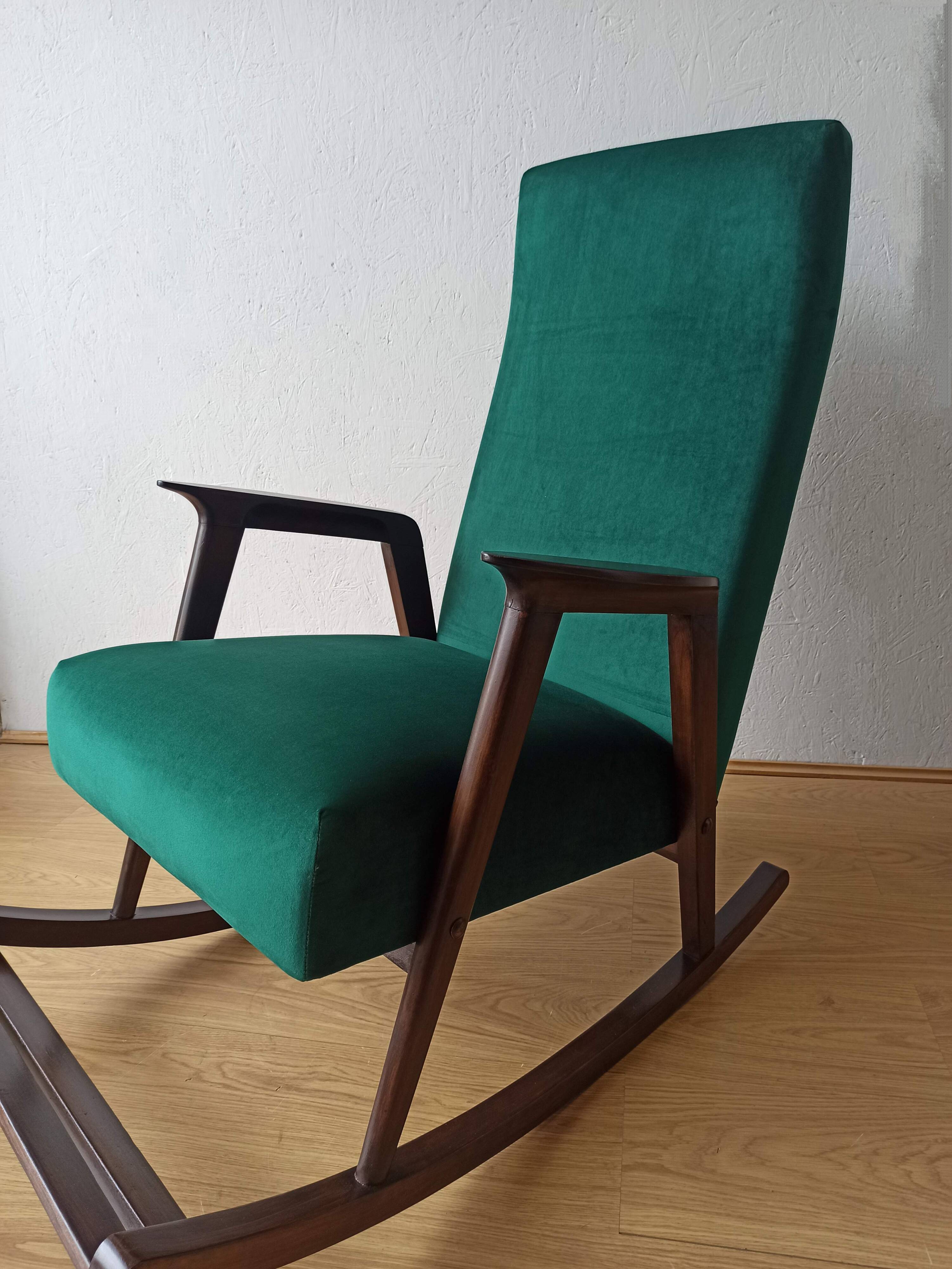 Fauteuil à bascule vintage des années 50.