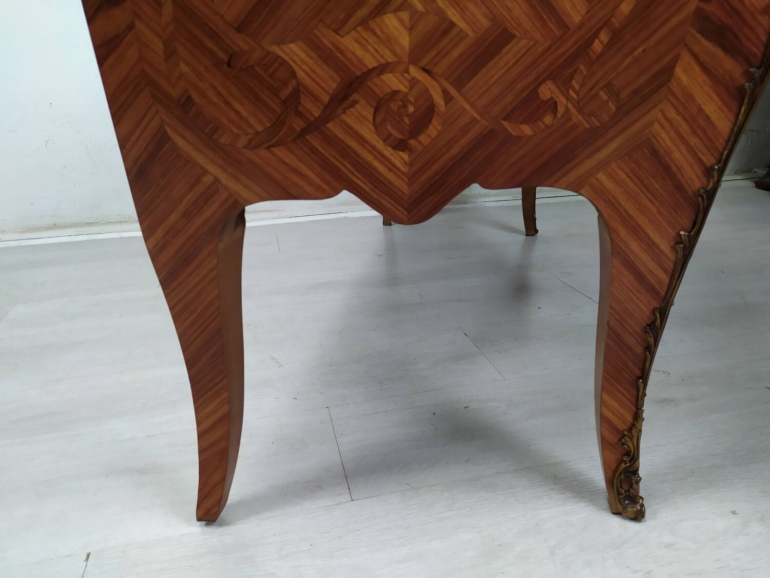 Commode Louis XV galbé