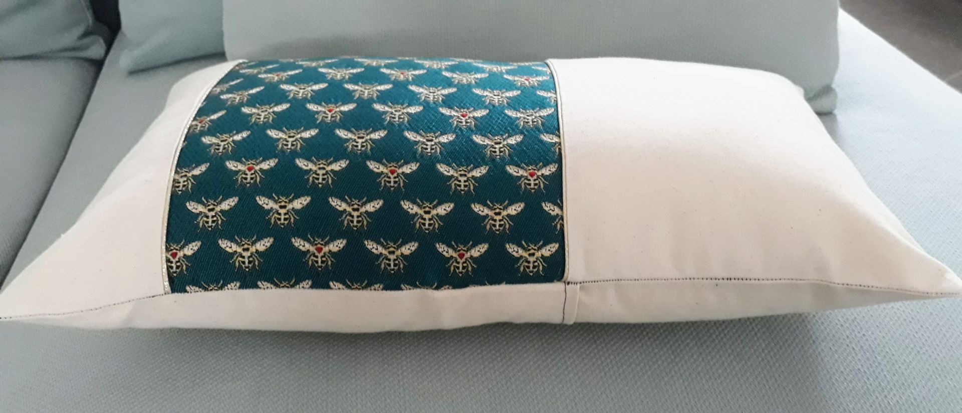 Housse de coussin abeilles