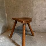 Tripod farm stool
