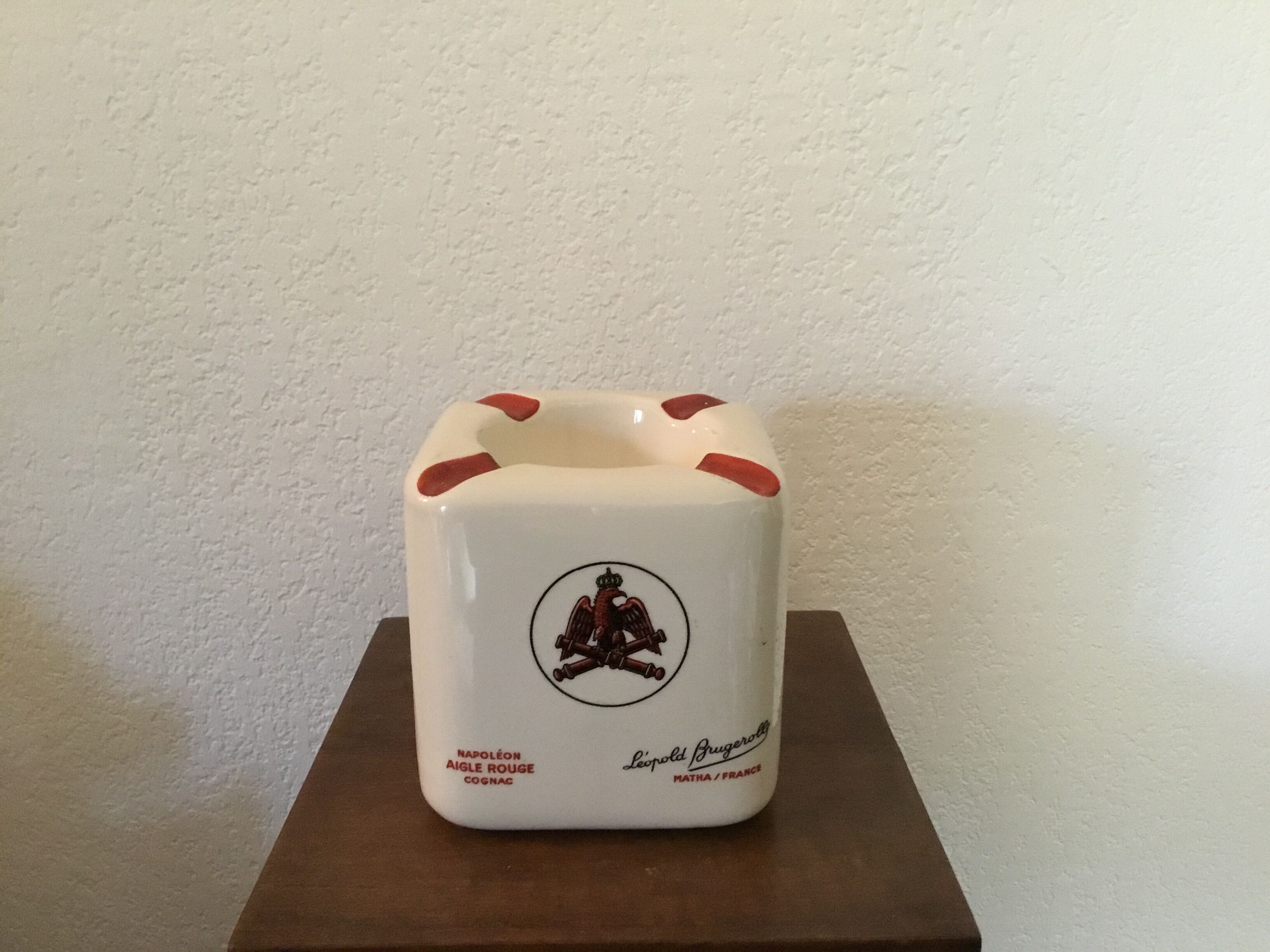 Advertising ashtray Cognac Aigle Rouge