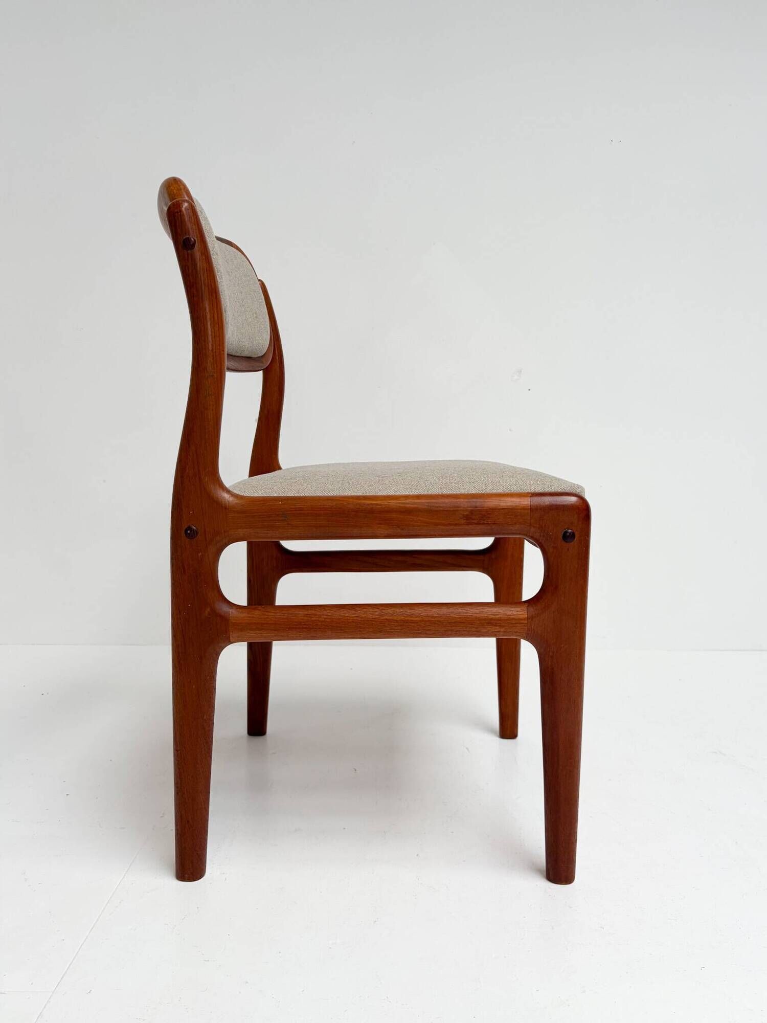 Set of 6 Danish design chairs by Johannes Andersen for Uldum, 1960s
