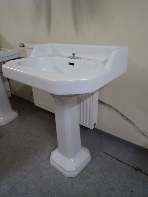 1940s back washbasin