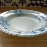 Assiette ancienne creuse, terre de fer modèle Hélène motif floral, début XXeme siecle