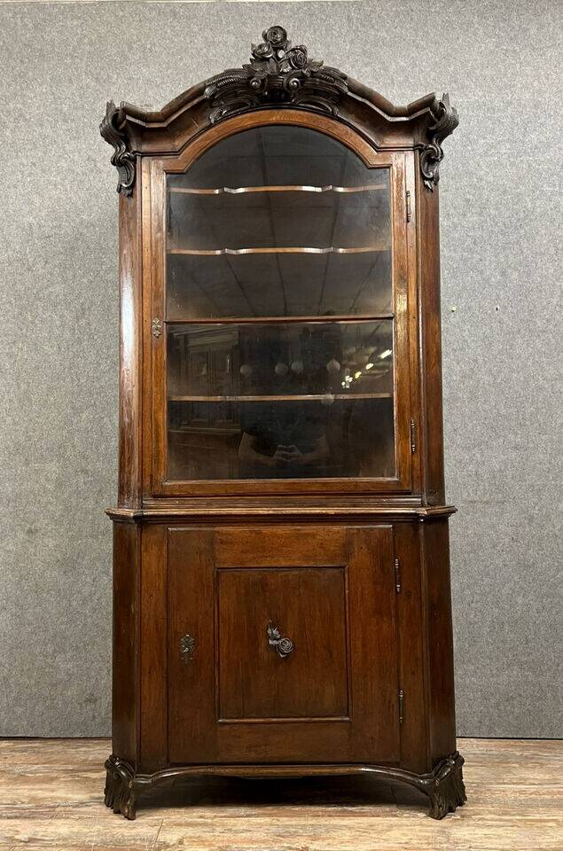Biedermeier period corner bookcase in mahogany circa 1820