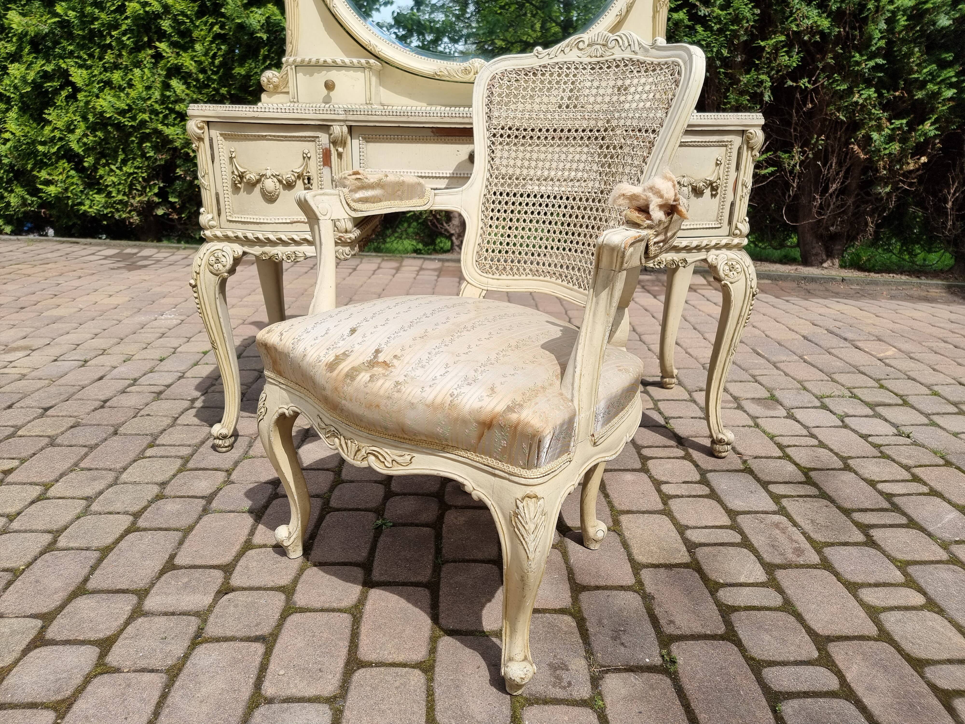 Antique dressing table with chair, 1920