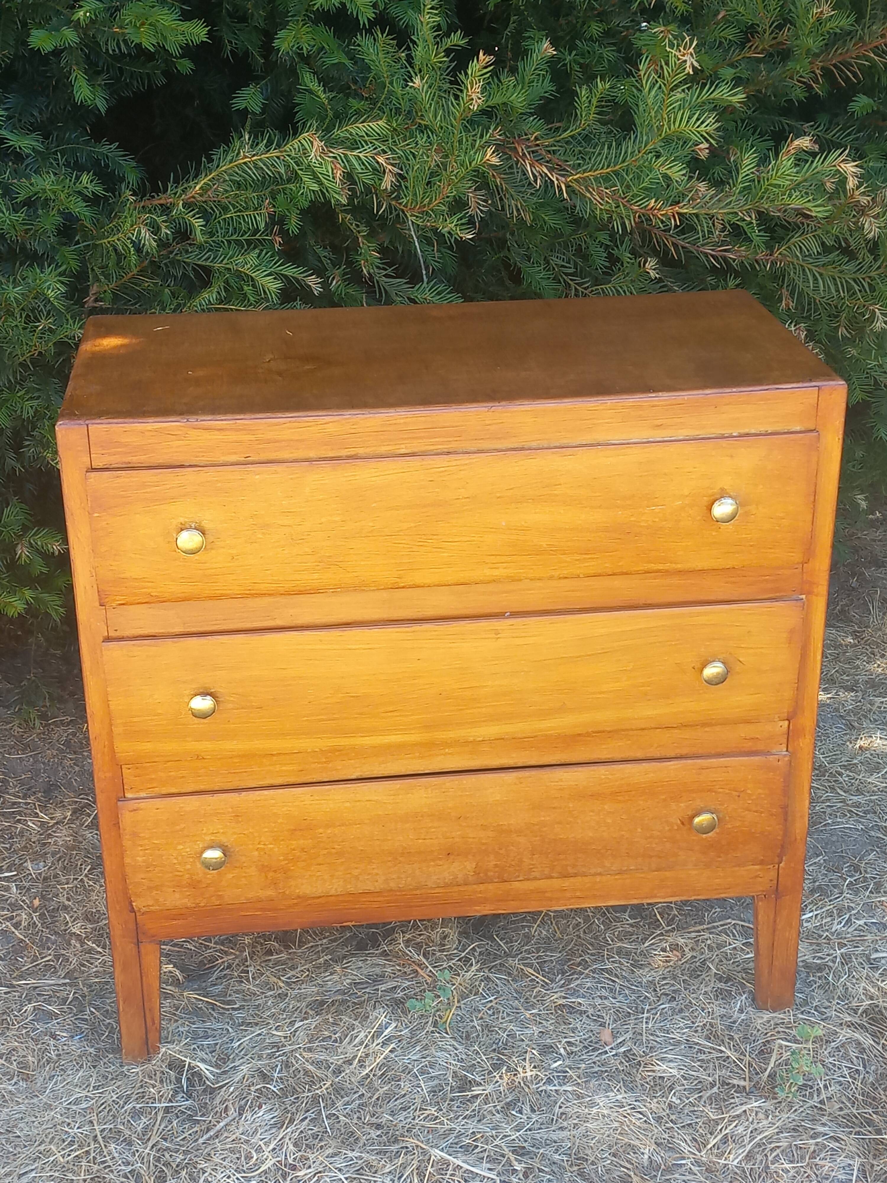 Vintage beech chest of drawers with 3 drawers from the 1950s.