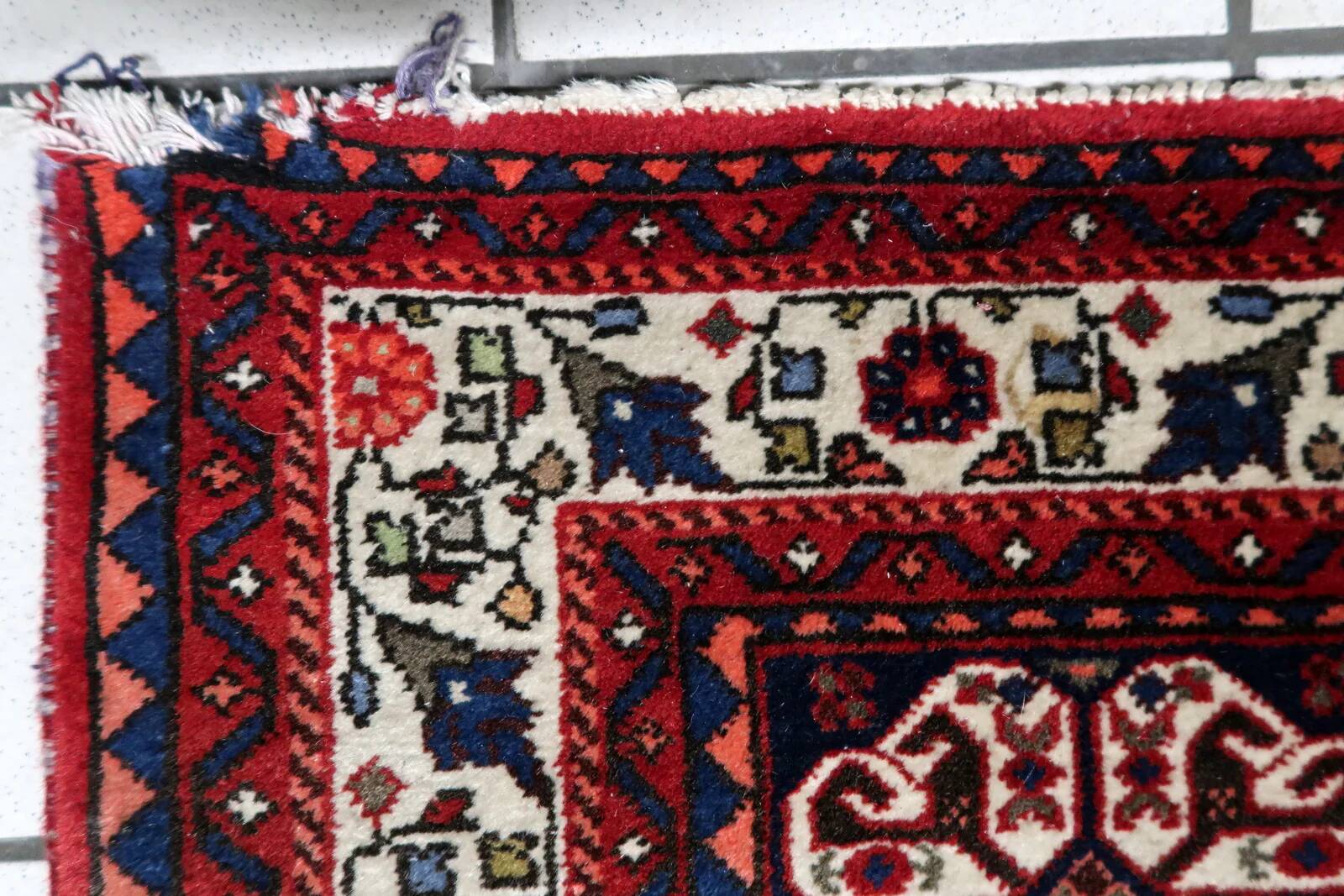 Antique Persian Qashqai rug 106cm x 152cm 1920s - 1C1242