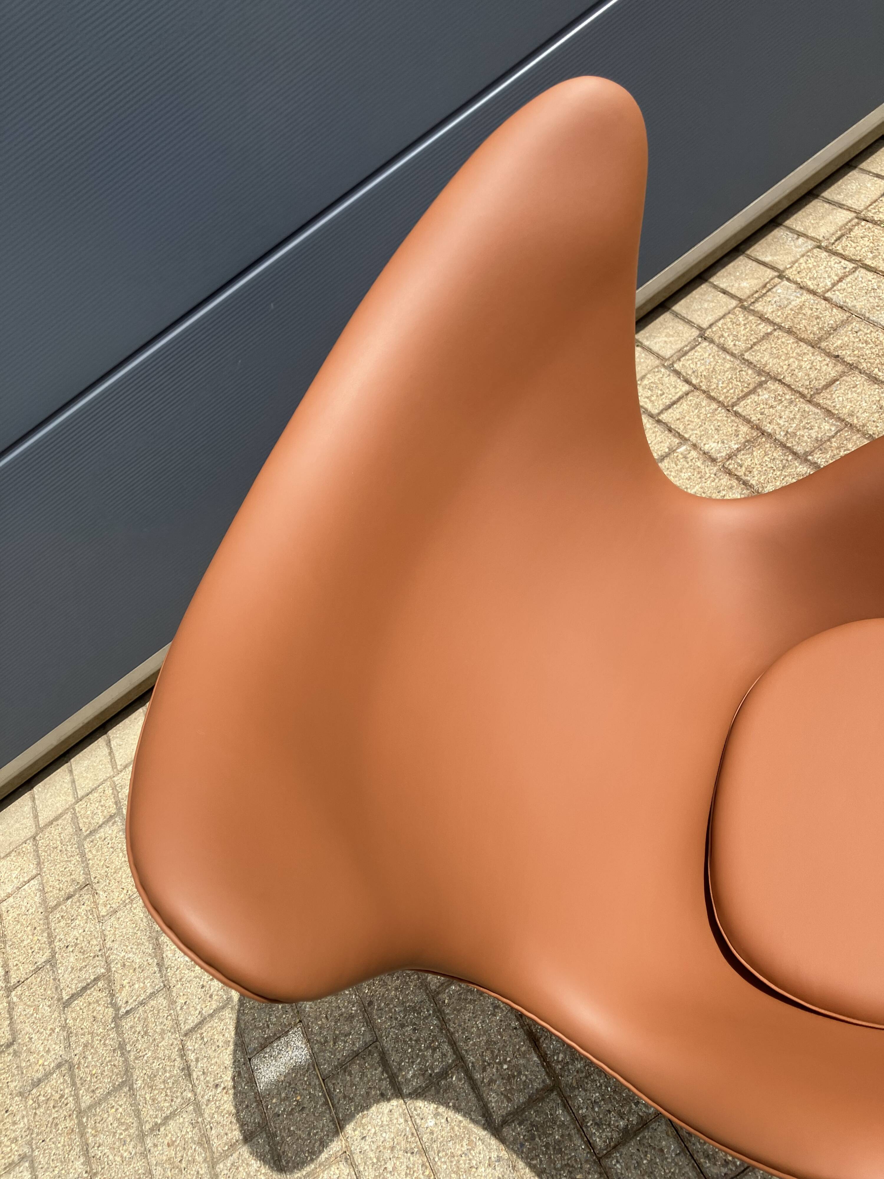 Fritz Hansen Egg Chair in Cognac leather + Ottoman!