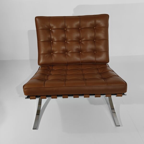 Chauffeuse Barcelona de Mies Van Der Rohe pour Knoll