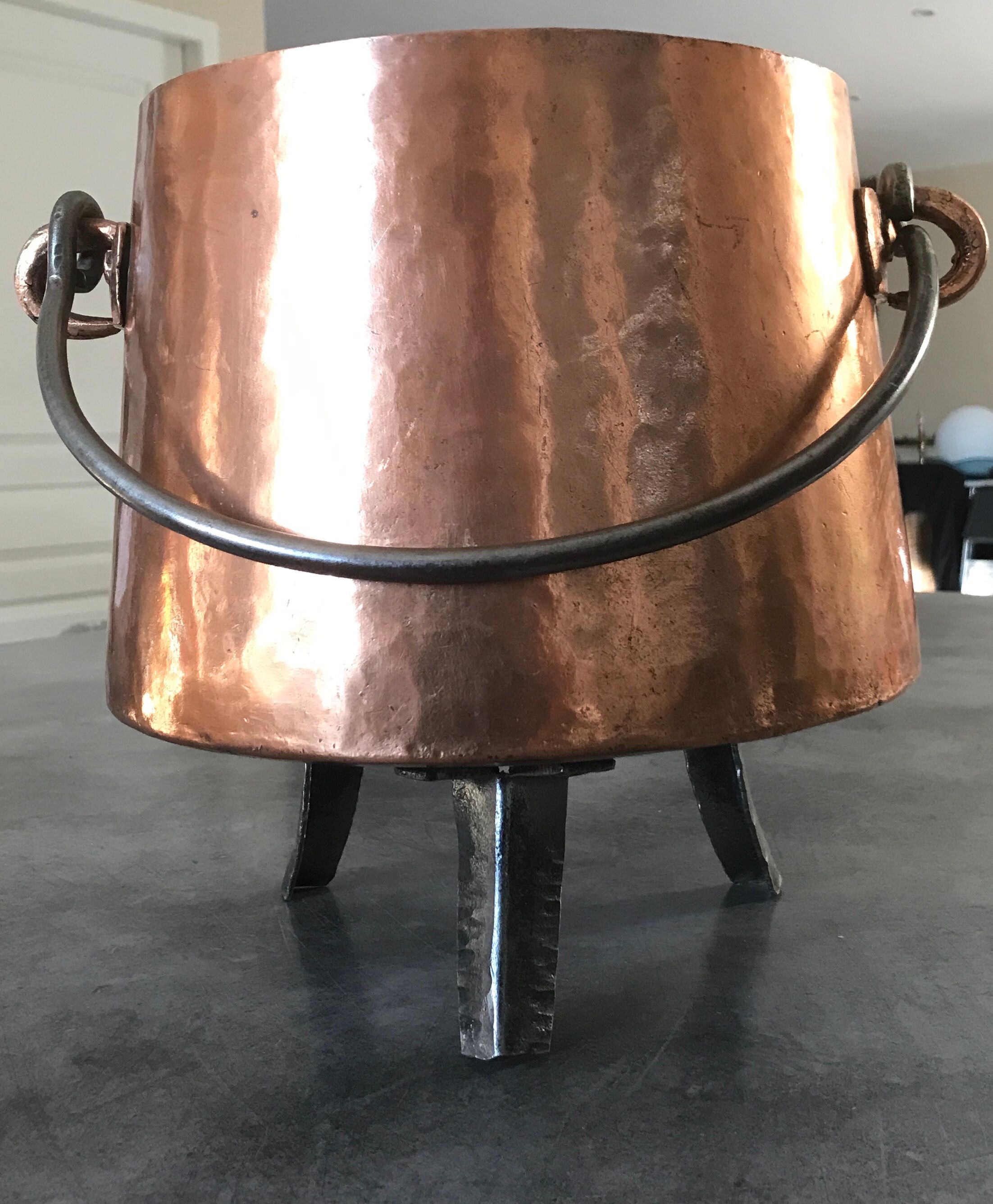 Cauldron with tinned copper pot handle and support 3 feet - 25.5 cm