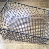 Metal mail basket