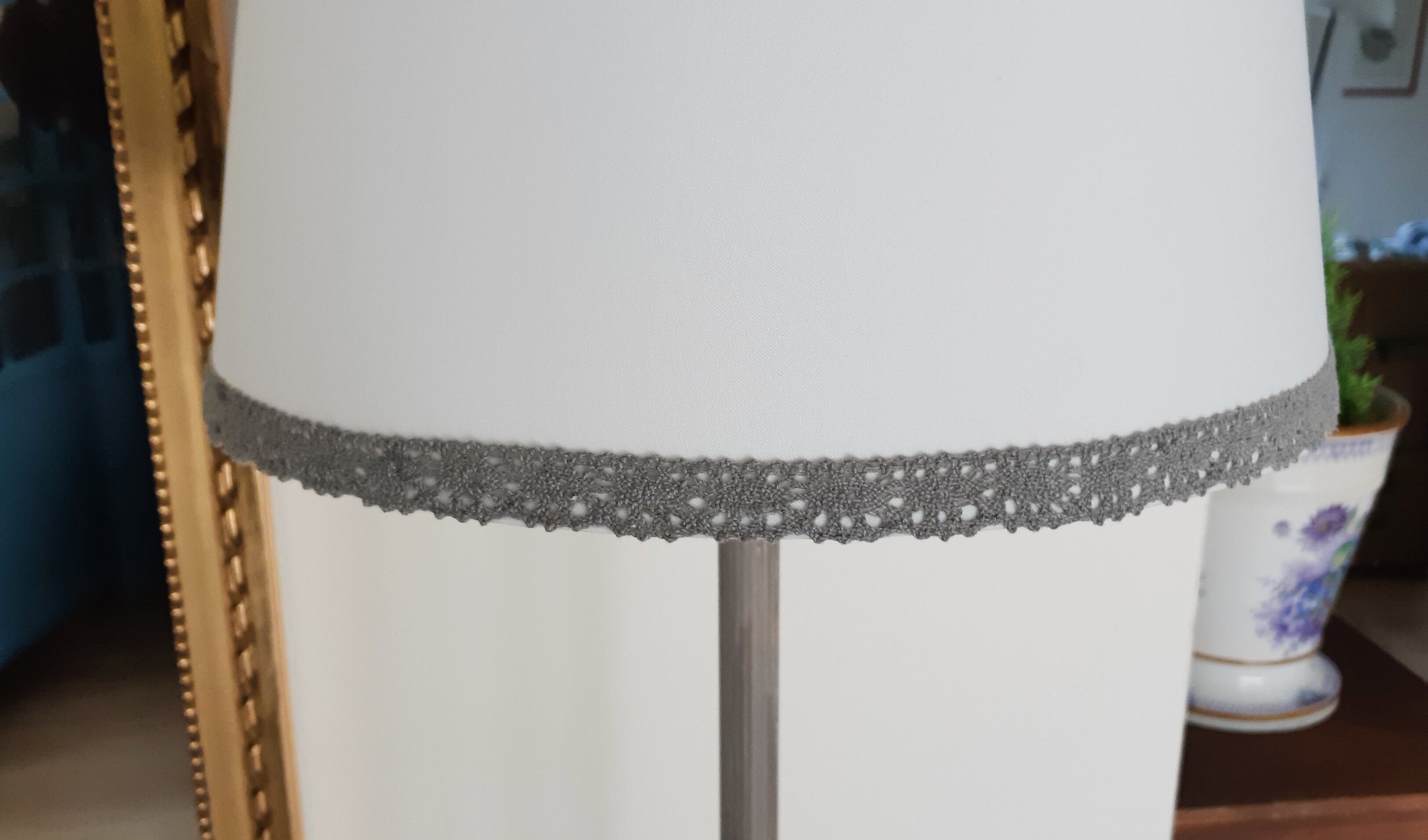 Brass tripod lamppost